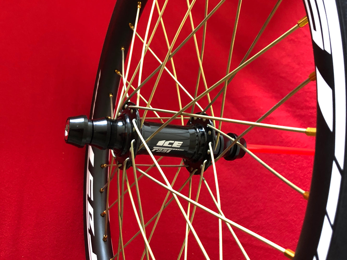ICE CARBON WHEEL SET DISC REAR HUB